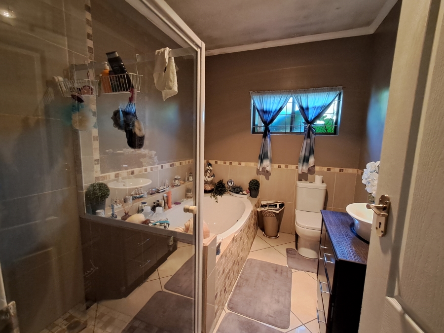 4 Bedroom Property for Sale in Winterhoek Park Eastern Cape
